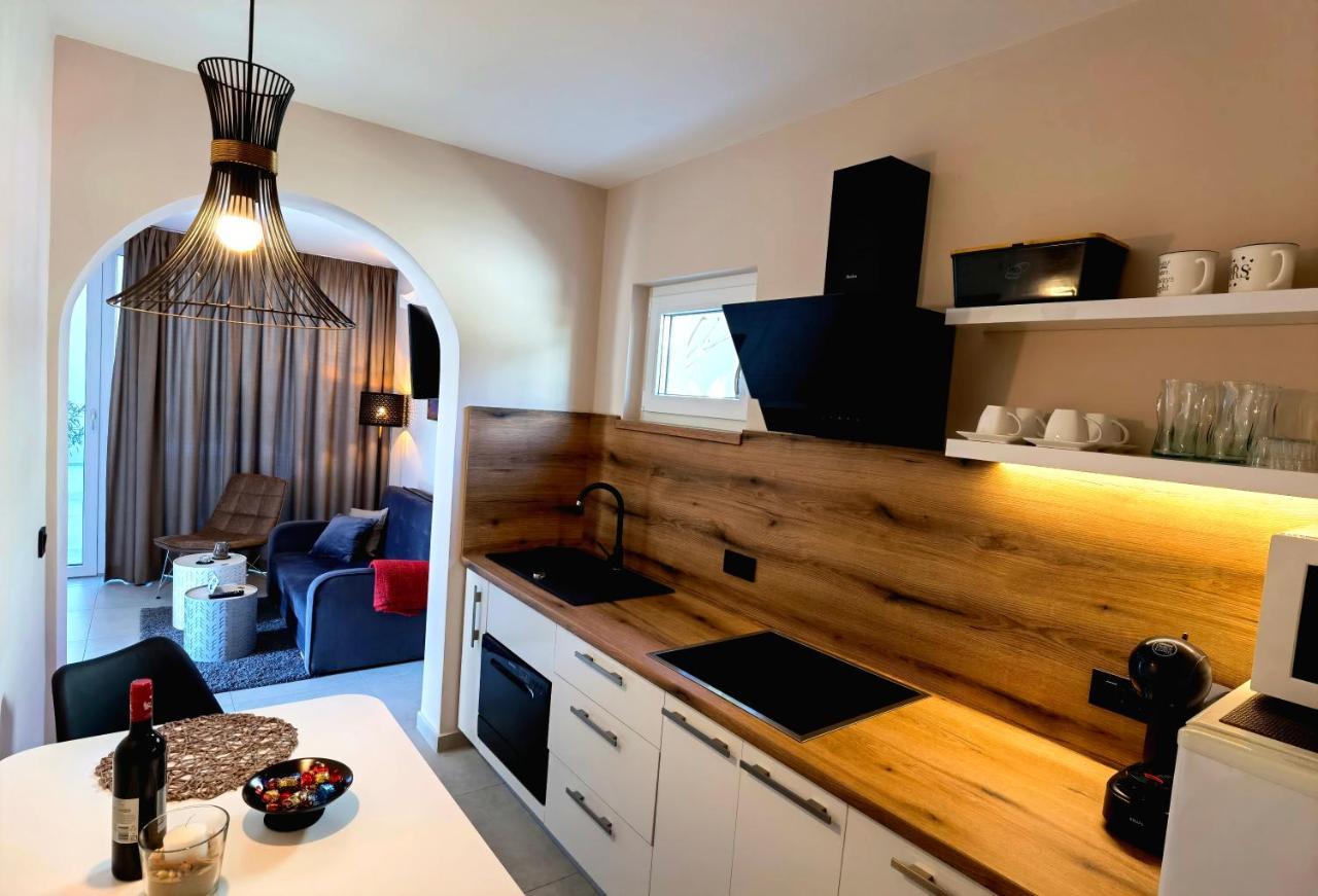 Stay In The Very Heart Of Porec - 50M To The Beach Exteriér fotografie